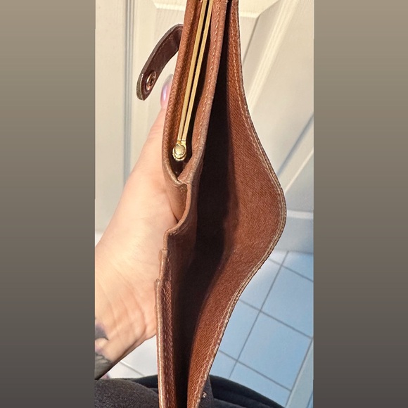 AUTHENTIC Louis Vuitton Kiss Lock Monogram Wallet - Picture 9 of 12